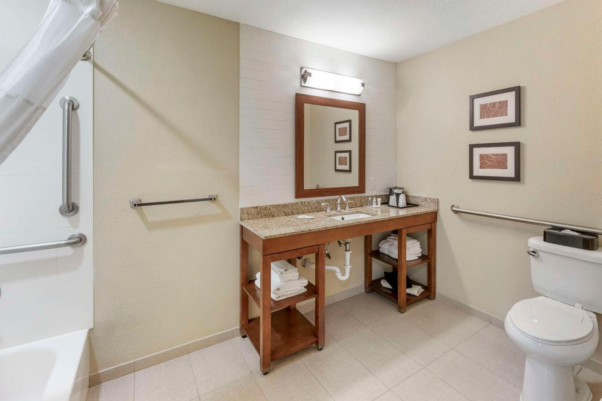 Comfort Suites Carlsbad Eksteriør billede